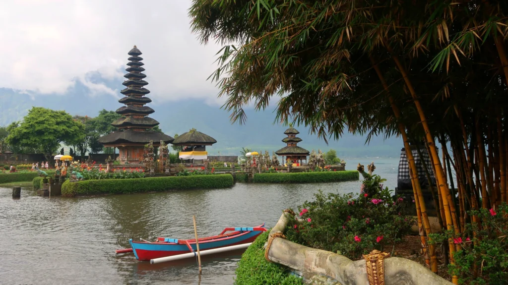 Candi Kuning Tabanan Buswisata